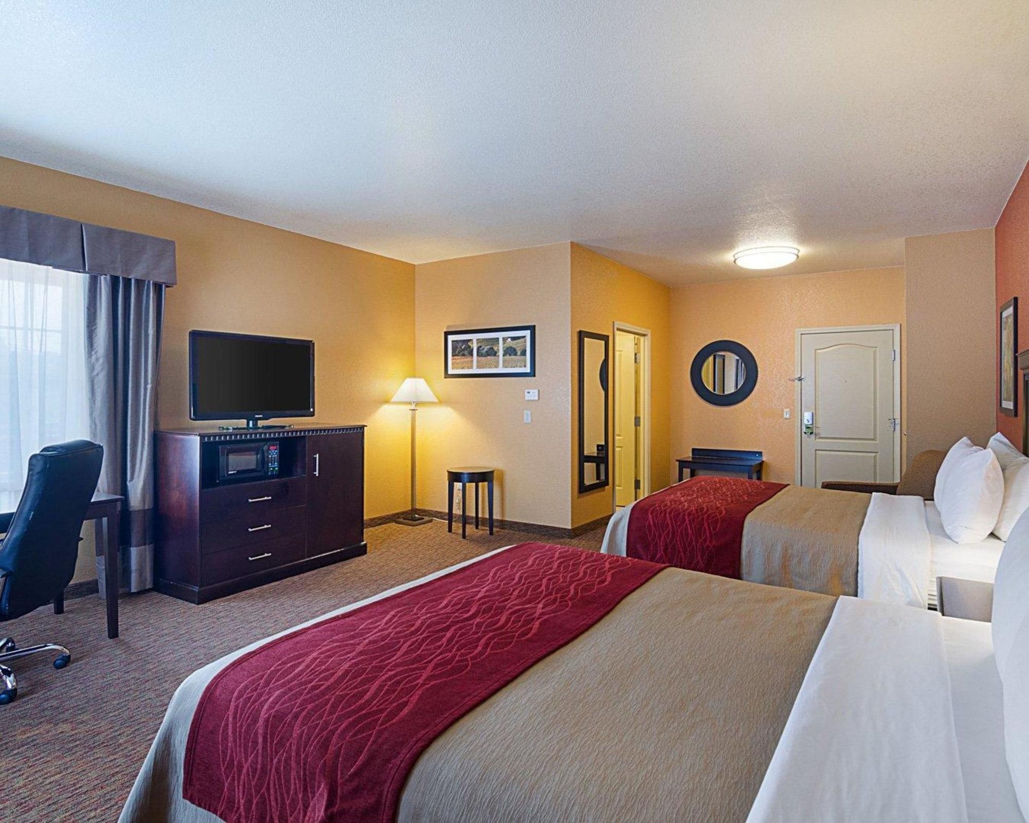 Comfort Inn & Suites Orange - Montpelier Bagian luar foto