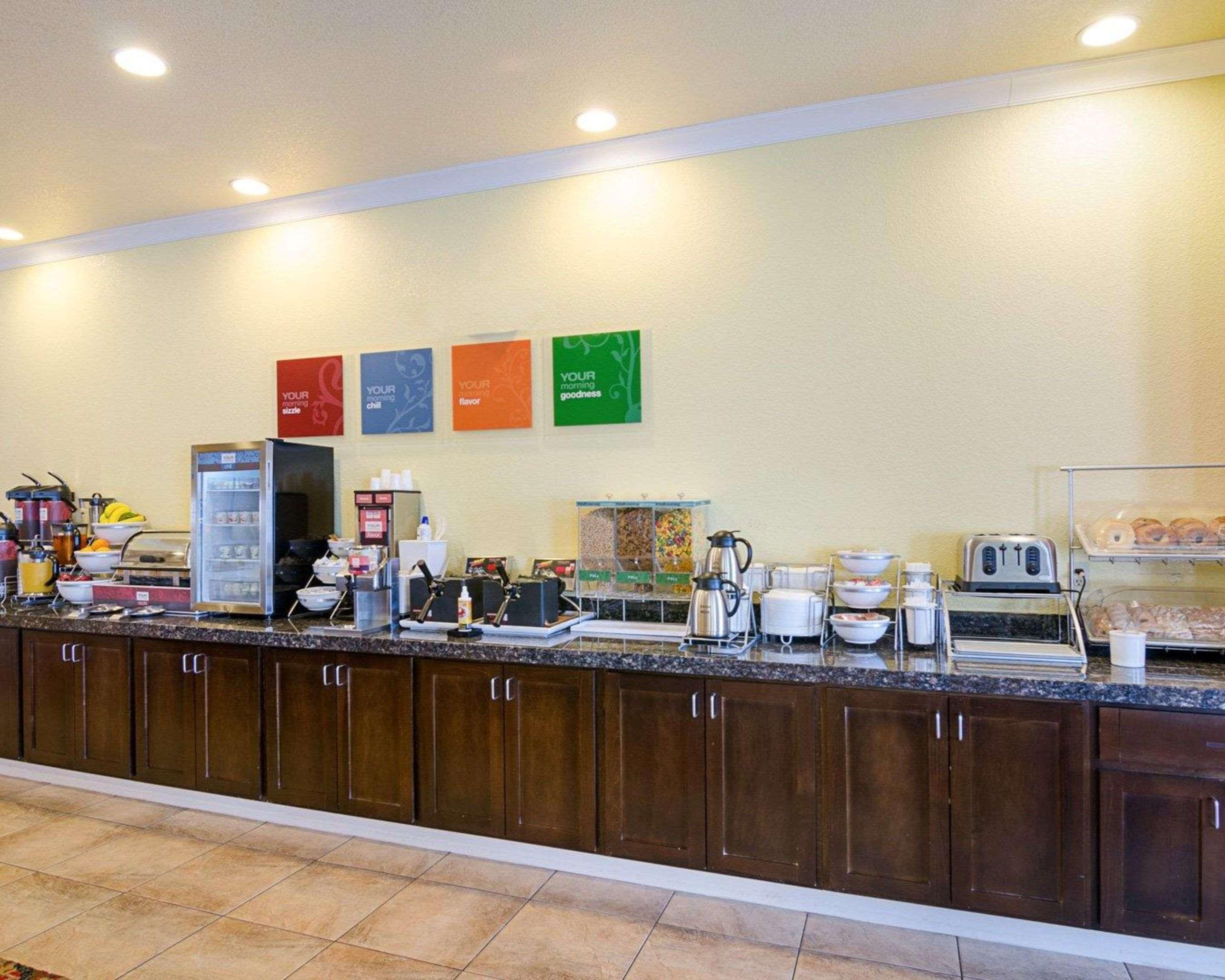 Comfort Inn & Suites Orange - Montpelier Bagian luar foto