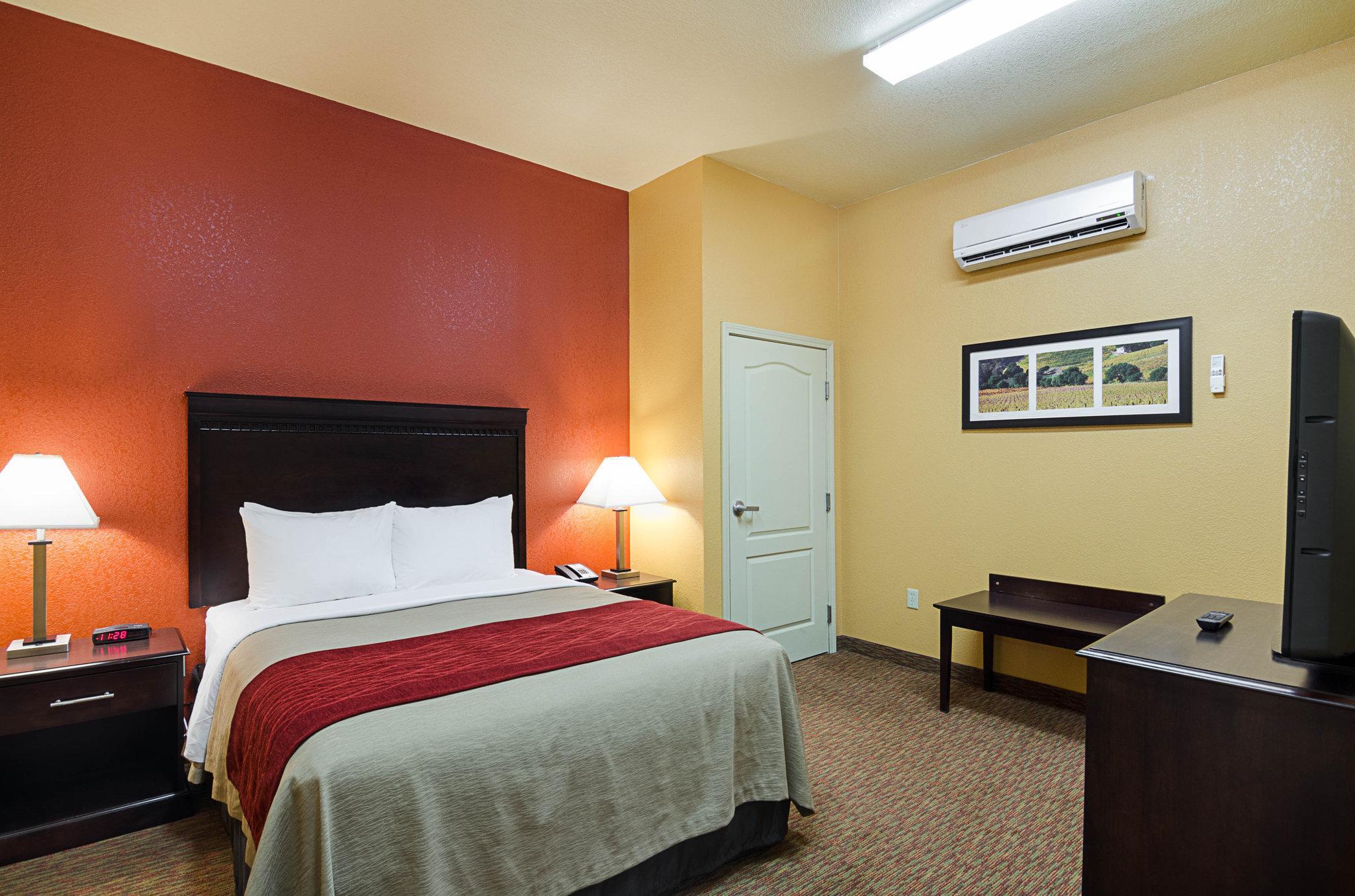 Comfort Inn & Suites Orange - Montpelier Bagian luar foto
