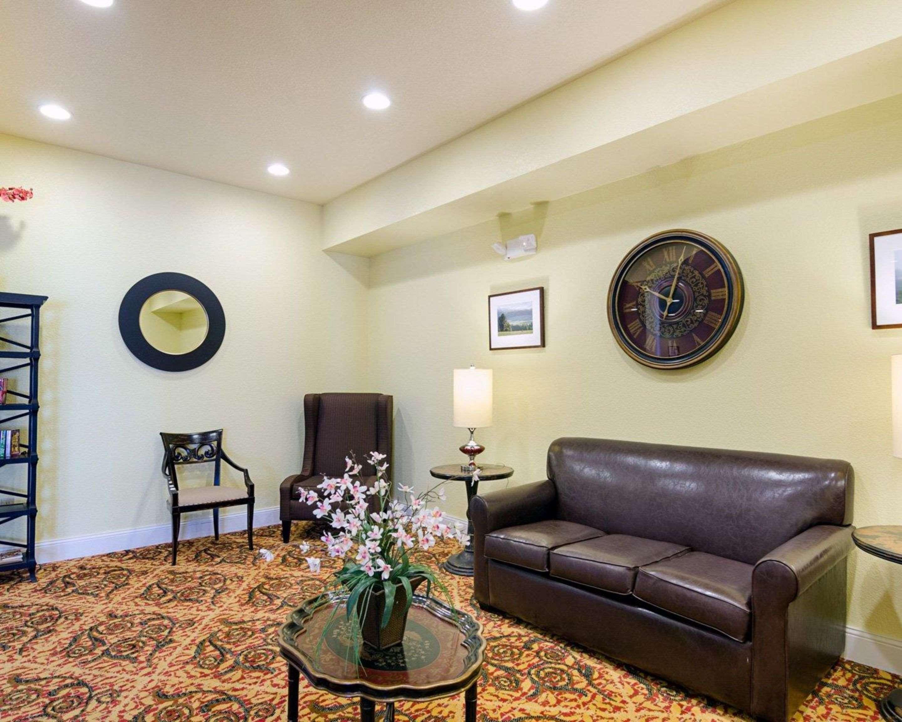 Comfort Inn & Suites Orange - Montpelier Bagian luar foto