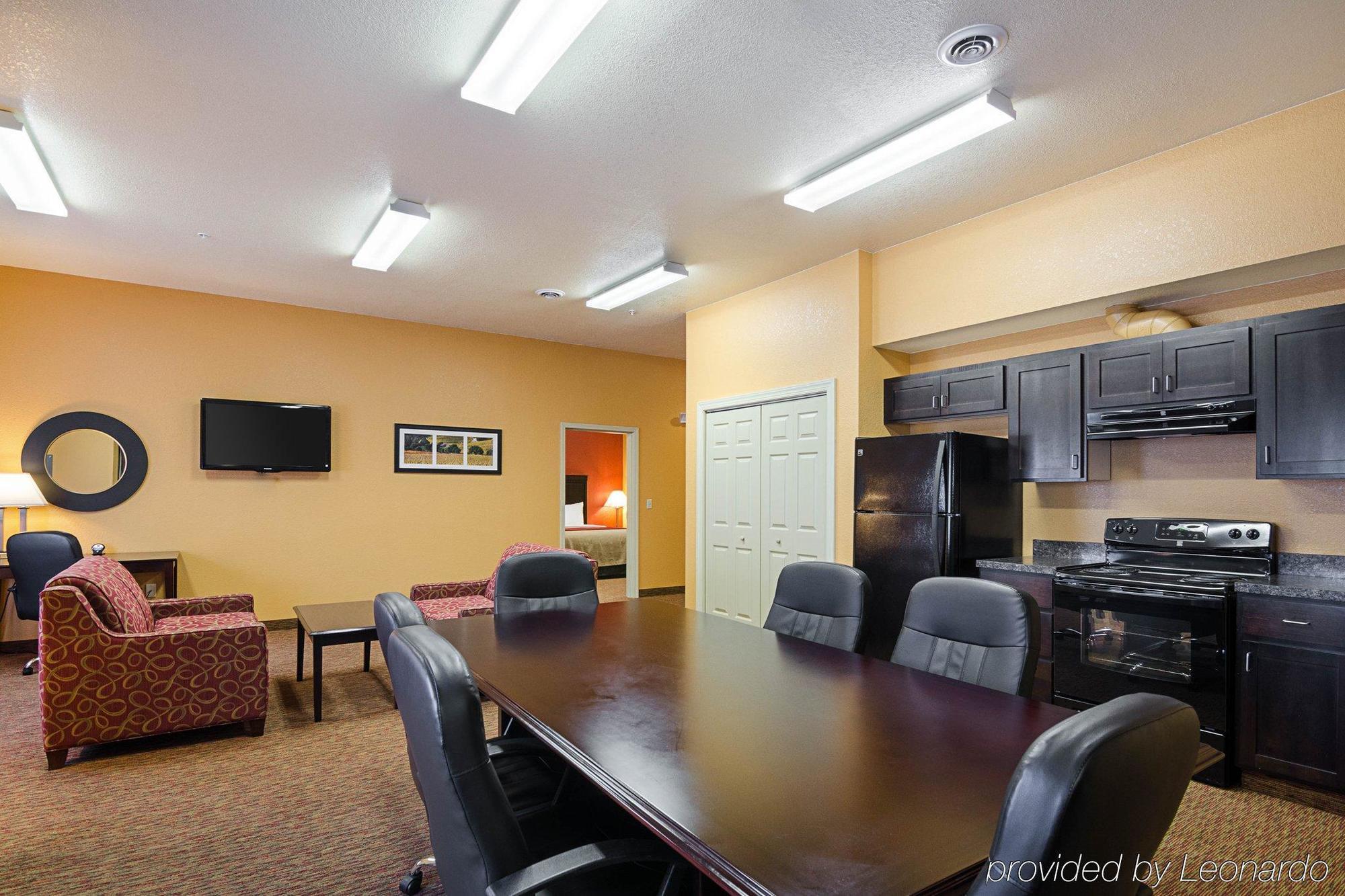 Comfort Inn & Suites Orange - Montpelier Bagian luar foto