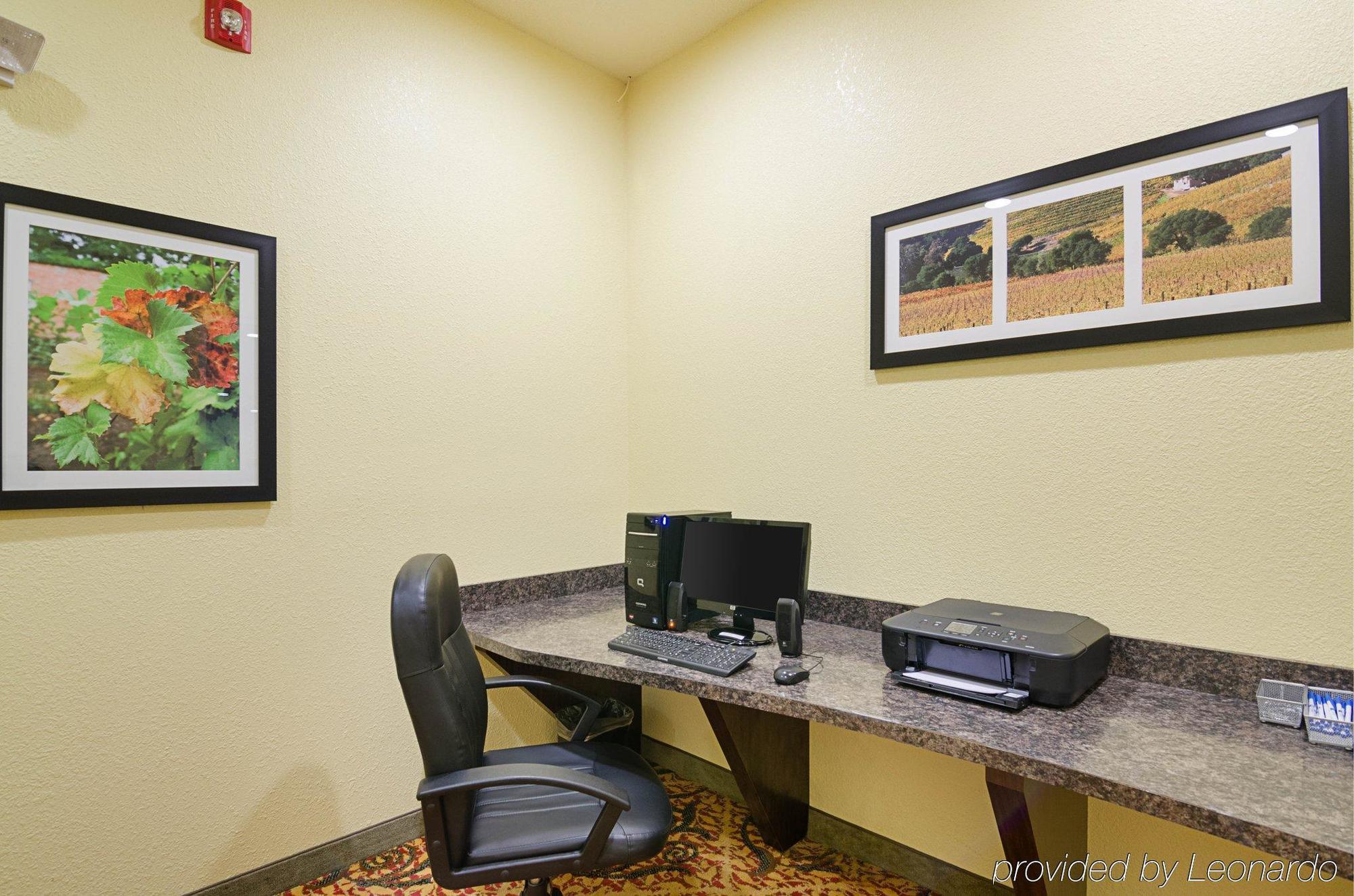 Comfort Inn & Suites Orange - Montpelier Bagian luar foto